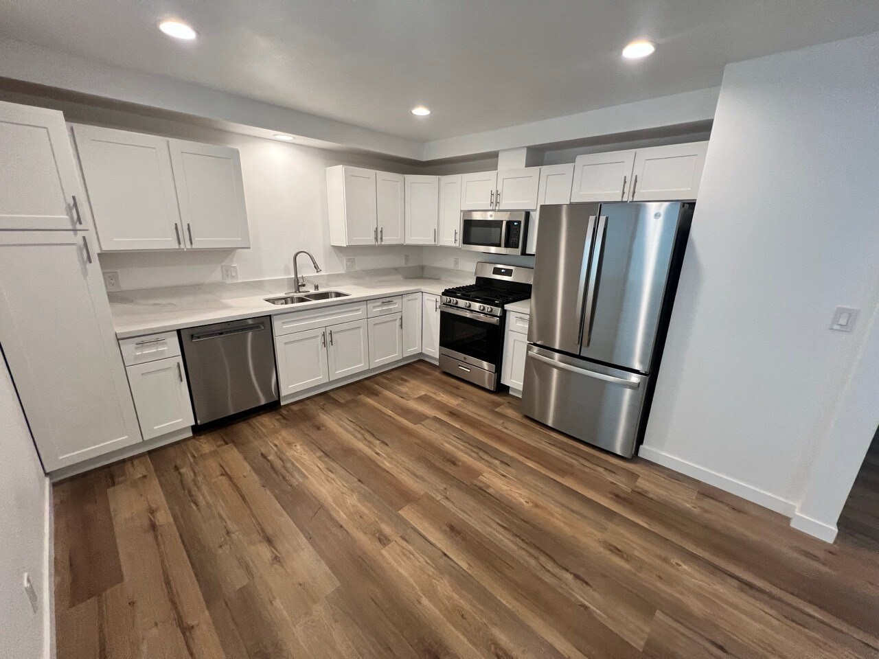 Building Photo - 4066 W 129th St