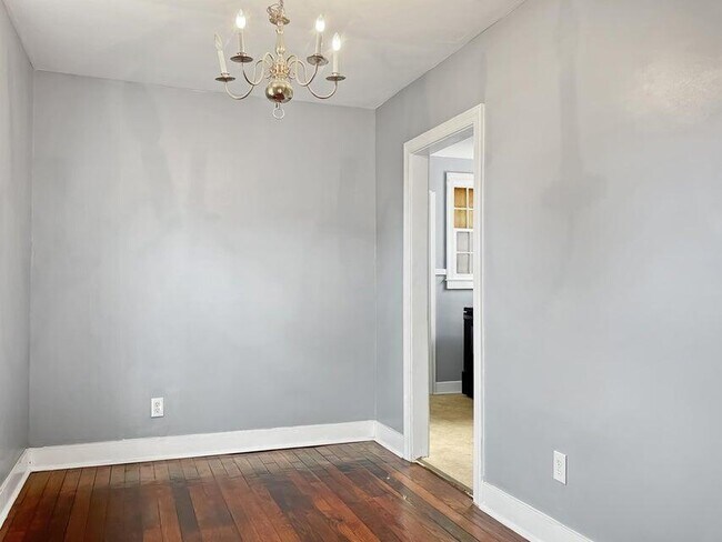 Building Photo - 2002 Shirley Ave