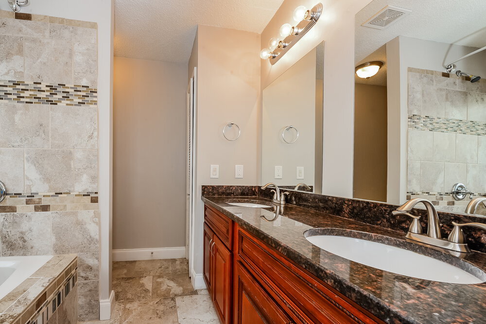 Building Photo - 1959 Corners Cir