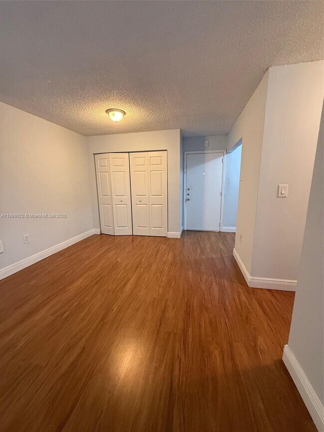 Building Photo - 17255 SW 95th Ave
