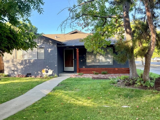 Primary Photo - Recently Remodeled 3BD/2BA Southside Downtown Livermore Single-Family Home!