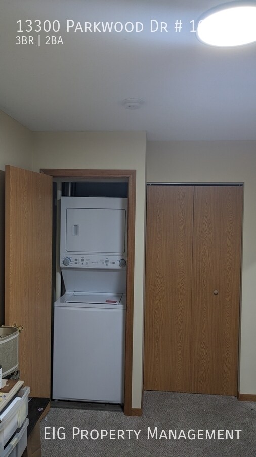 Building Photo - 13300 Parkwood Dr