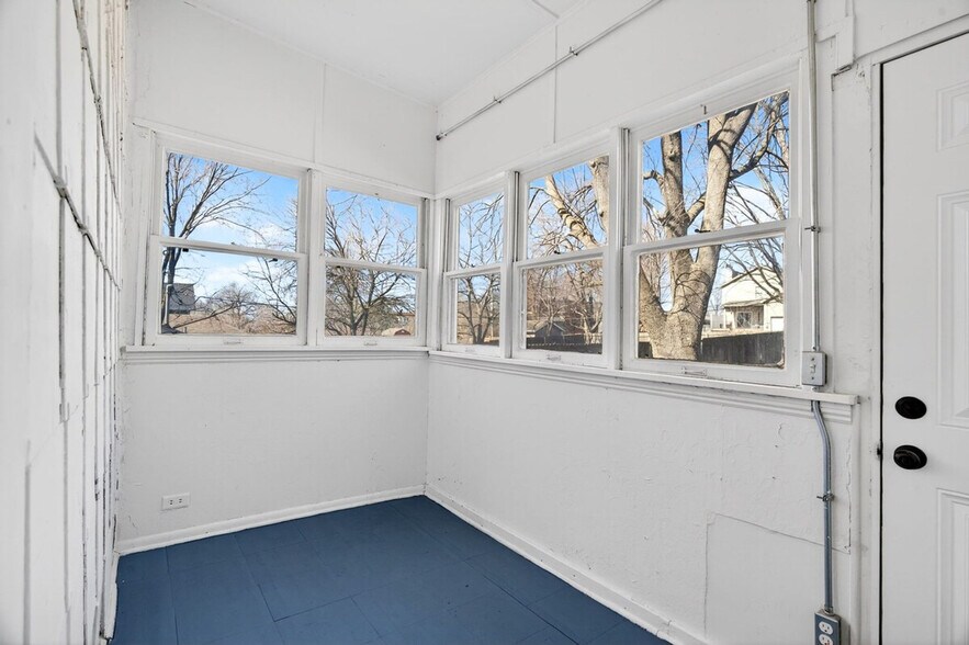 Building Photo - 6559 Hoffman Ave