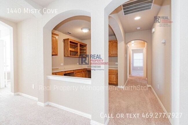 Building Photo - 1440 Misty Cove Dr