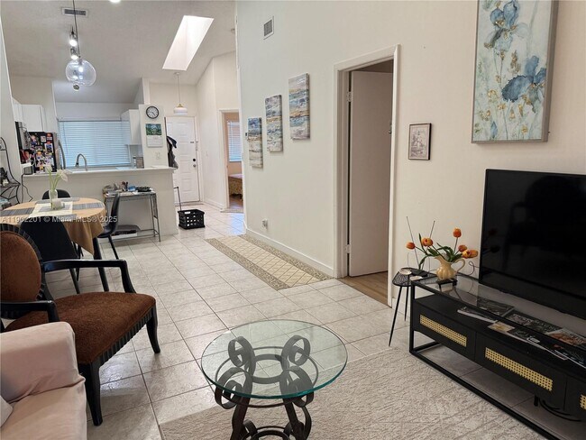 Building Photo - 5596 SW 28th Terrace