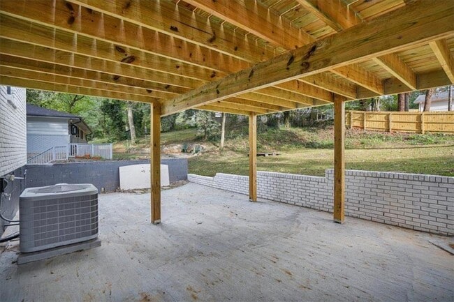 Building Photo - 2271 Cresta Dr