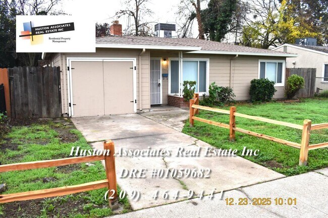 Building Photo - 1714 Del Rio Dr