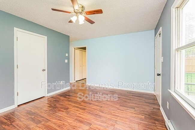 Building Photo - 1115 Wachovia St