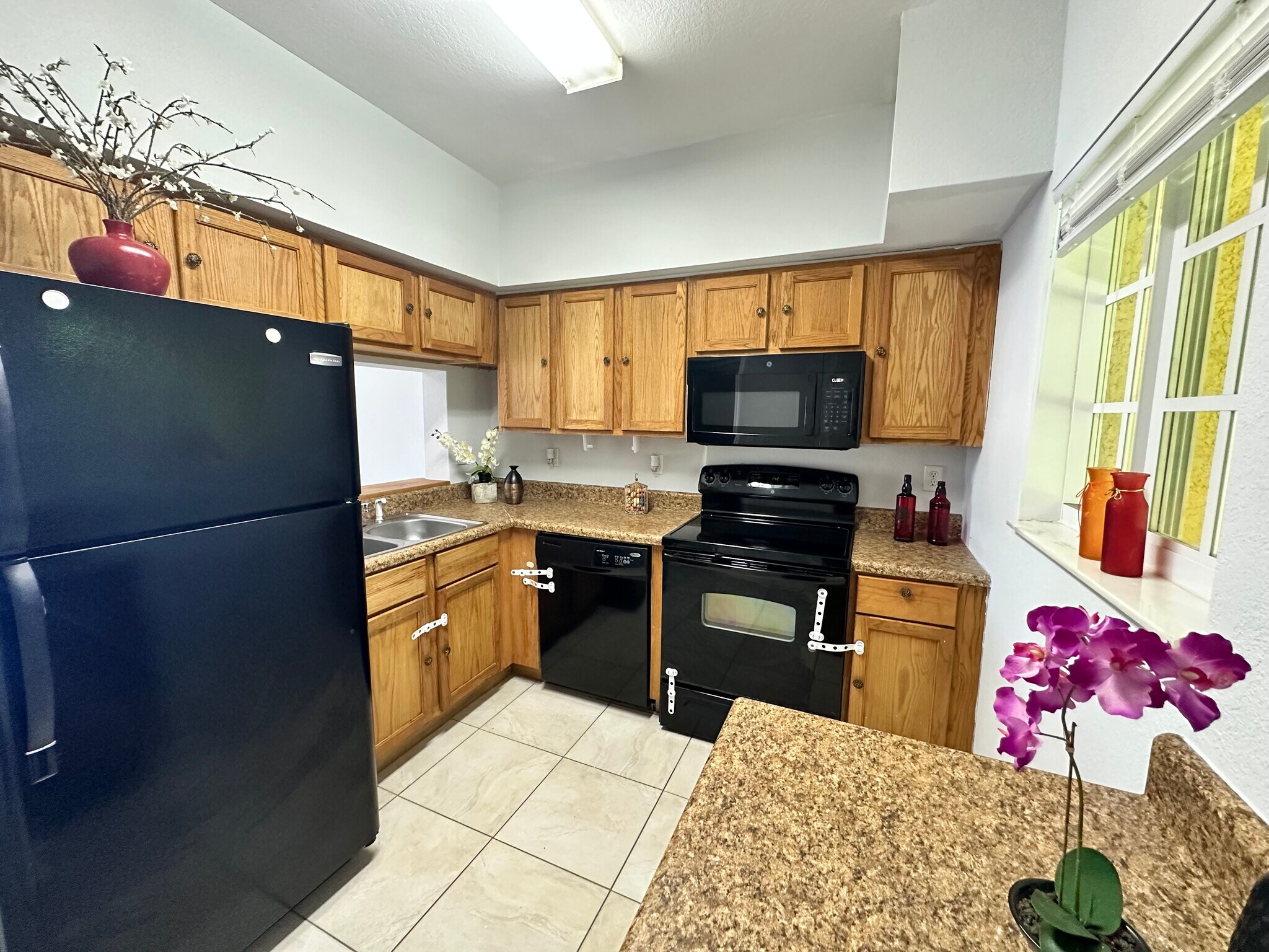 Building Photo - 8423 Bernwood Cove Loop