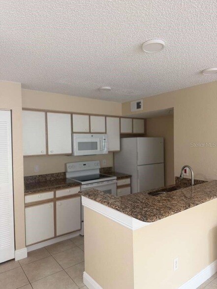 Building Photo - 2208 Antigua Pl