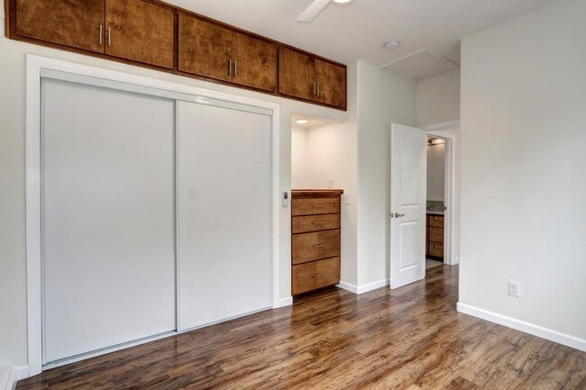 Building Photo - 1 Bed / 1 Bath | Arden-Arcade Anchored Tiny Home Available Now