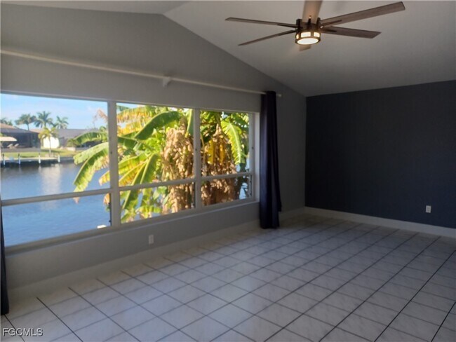 Building Photo - 4416 SW 24th Ave