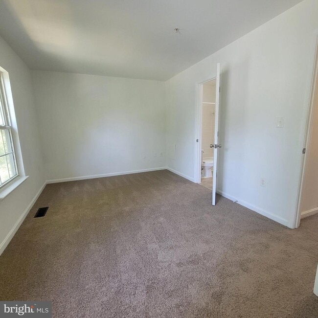 Building Photo - 6229 E Hil Mar Cir