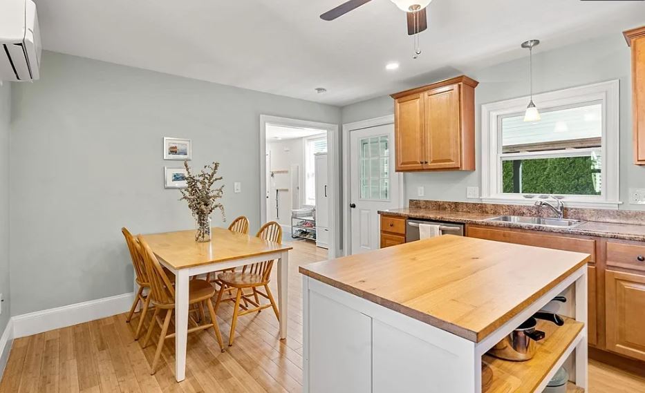 Building Photo - 20 Planters St