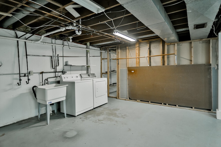 Building Photo - 1828 Juniper Ln