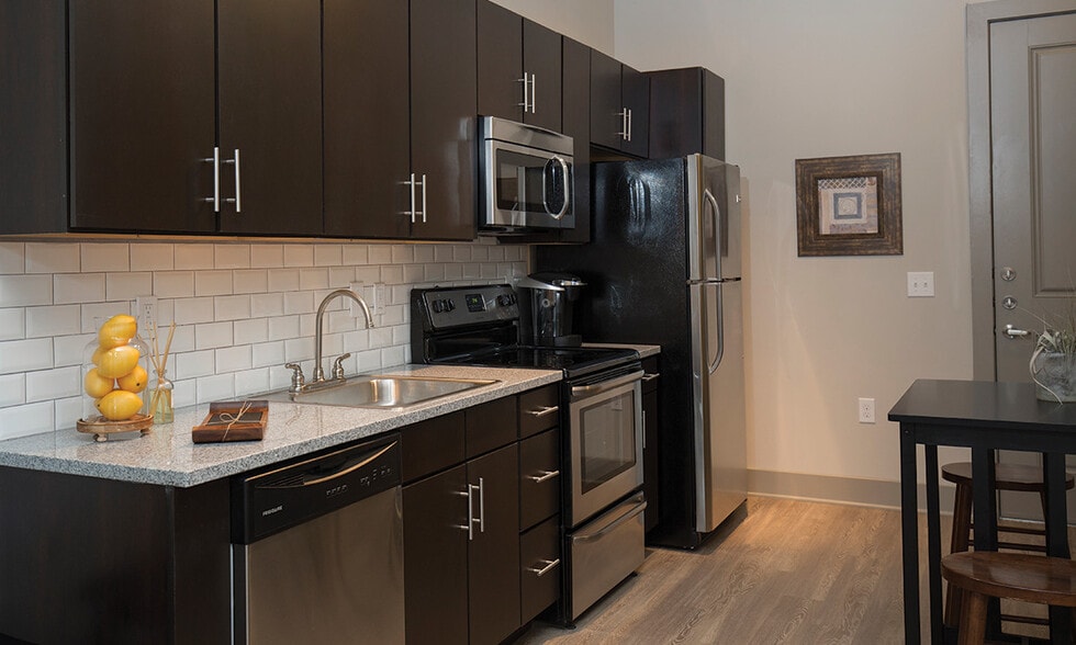 5000 Forest - 42 Magnolia + 5000 Forest