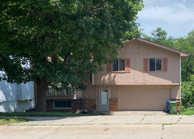 Building Photo - 13251 Brookside Dr