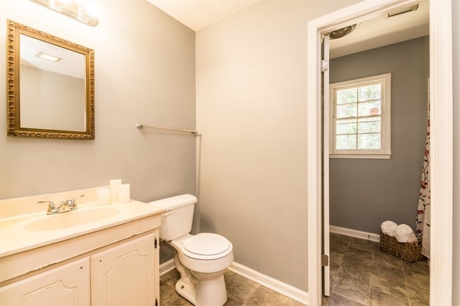 Building Photo - 2413 Keith Dr