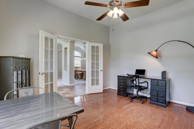Building Photo - 9127 Morningstar Dr