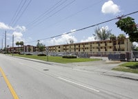 Building Photo - Lakeshore Presidential