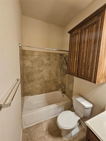 Building Photo - 3049 Trinity Lakes Dr