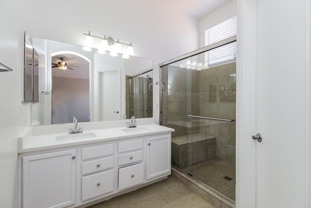 Building Photo - 3724 W Pleasant Ln