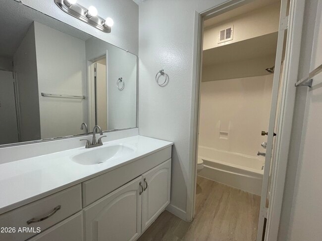 Building Photo - 8055 E Thomas Rd