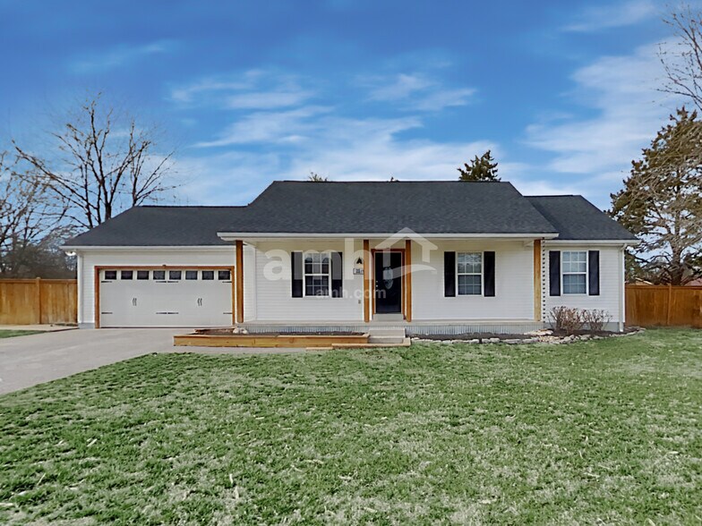 Primary Photo - 2219 Brick Way