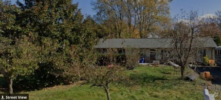 Building Photo - 10 Honeybee Ave