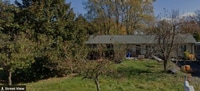 Building Photo - 10 Honeybee Ave