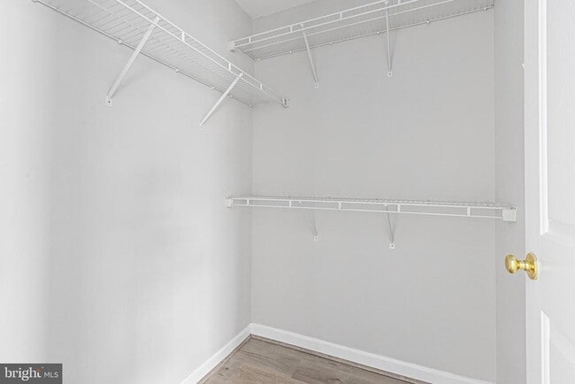 Building Photo - 2752 Manhattan Pl