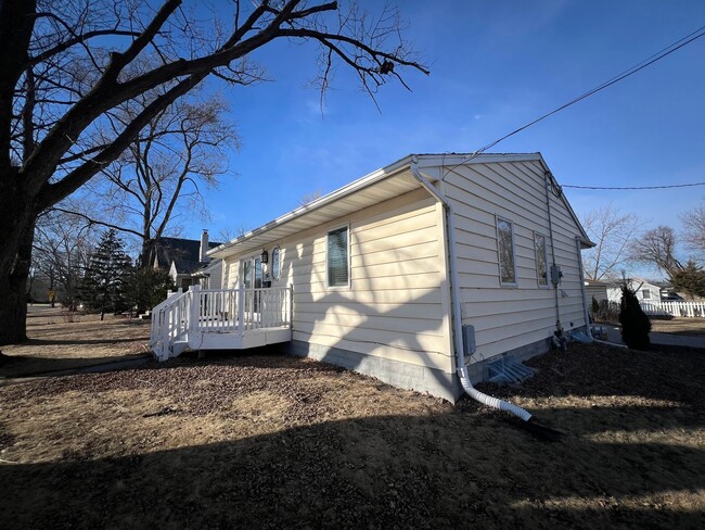 Building Photo - Spacious Single-Family Home Near Saint Mar...