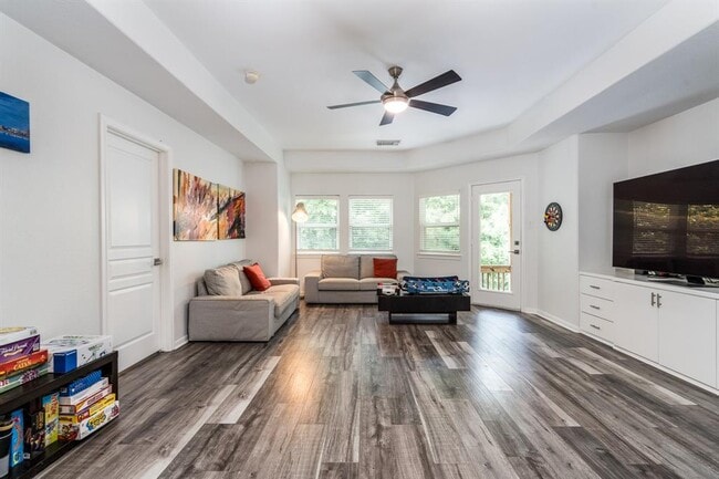 Building Photo - 11 Dahlia Trail Pl