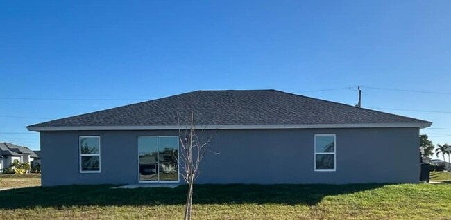 Building Photo - NEW construction 4/2 home Cape Coral