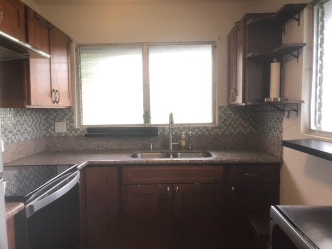 Building Photo - 94-361-361 Kahuanani St