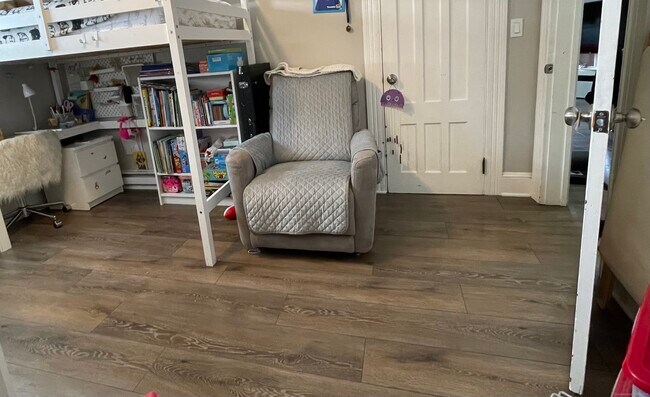 Building Photo - 40 Scofield Ave