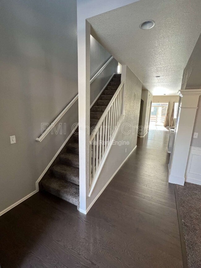 Building Photo - 22472 E Union Cir