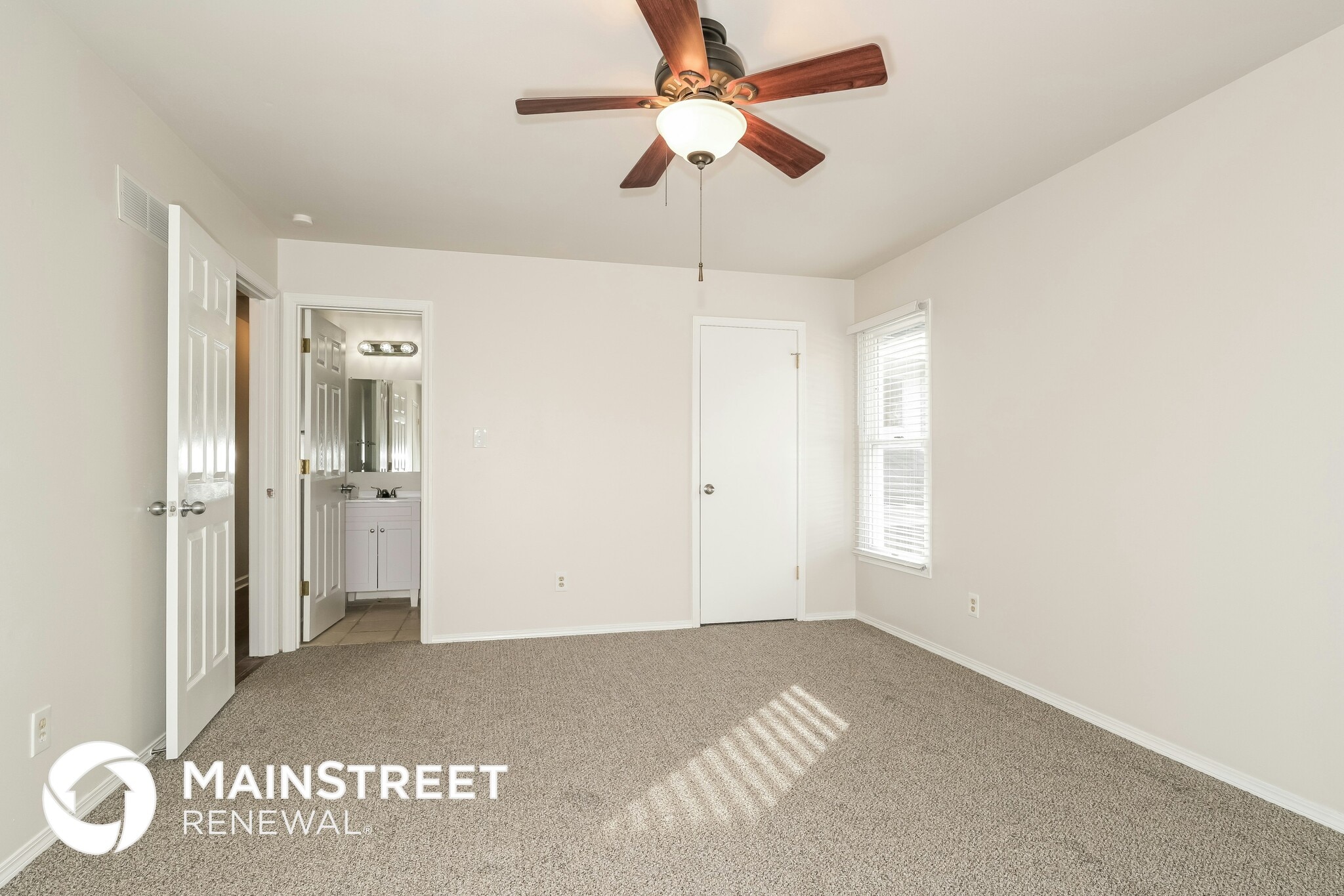 Building Photo - 16504 Forest Pine Dr