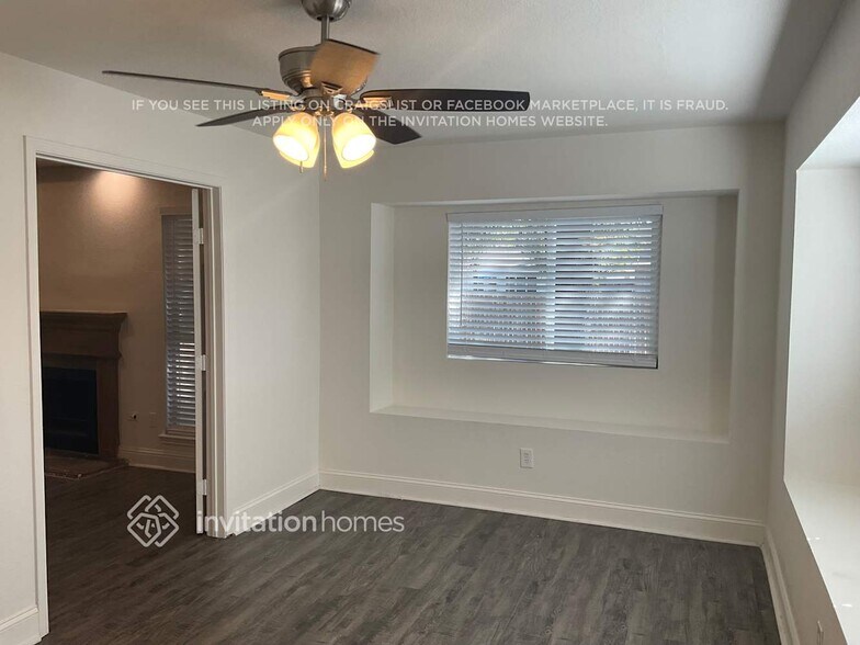 Building Photo - 921 Mockingbird Dr