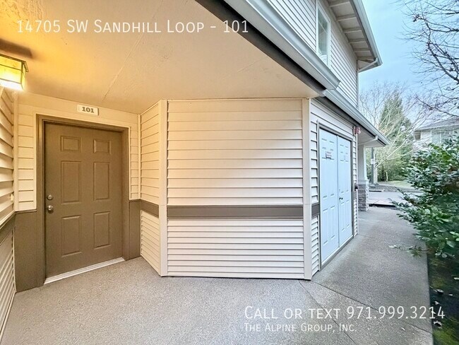 Building Photo - 14705 SW Sandhill Loop