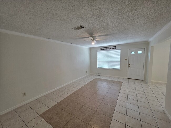 Building Photo - 2114 Greenbriar Colony Dr