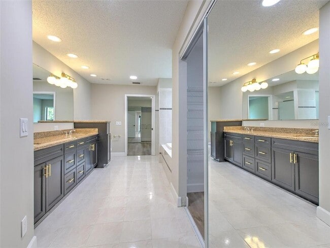 Building Photo - 3105 Mossvale Ln