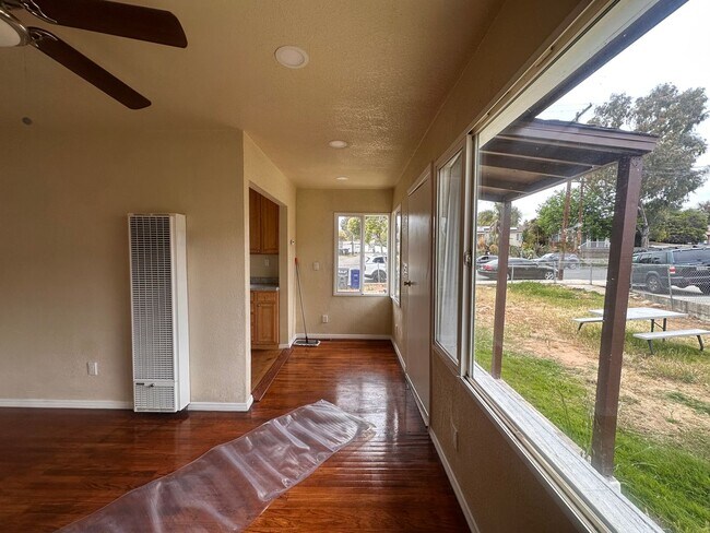 Building Photo - 2 Bedroom, 2 BA house for Rent in National...