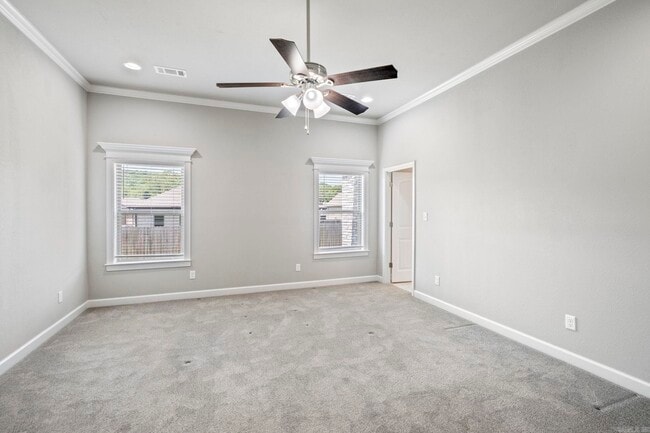 Building Photo - 9541 Oak Forest Ln