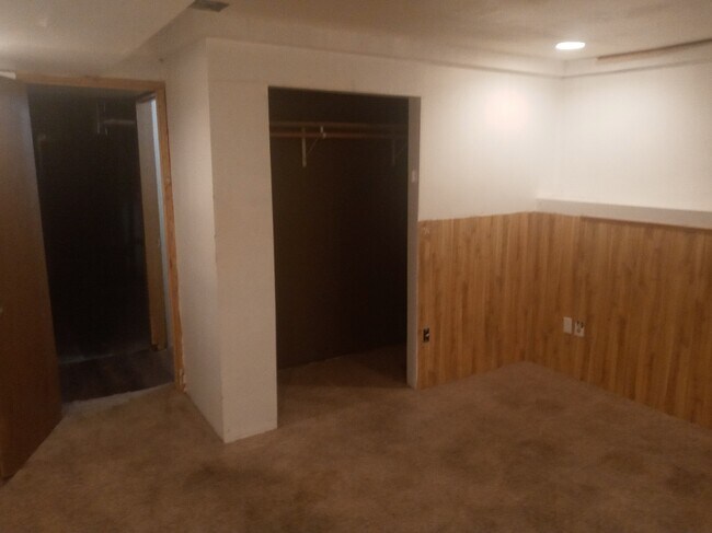 Building Photo - 700 Shoshone Ave