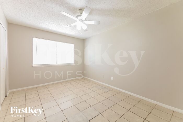 Building Photo - 1205 Colony Dr