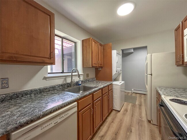 Building Photo - 5 Loudon Dr
