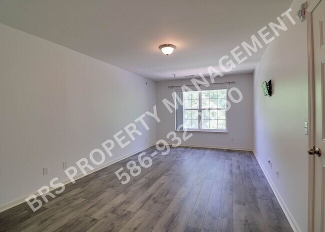 Building Photo - 2-bedroom 2 bath condo in Shelby Township