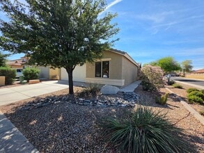 Building Photo - 40397 W Sanders Way