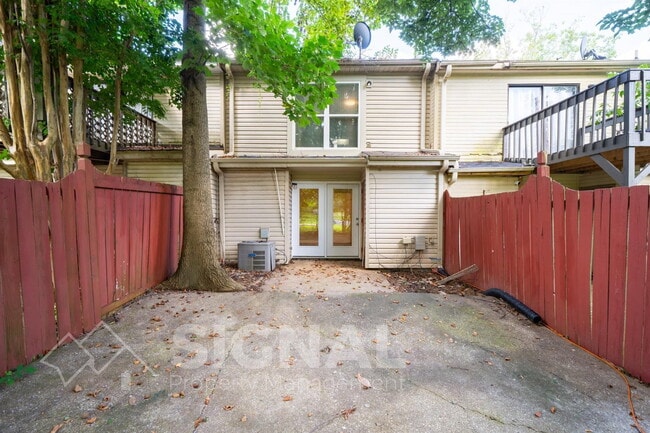 Building Photo - 1223 Magnolia Pl